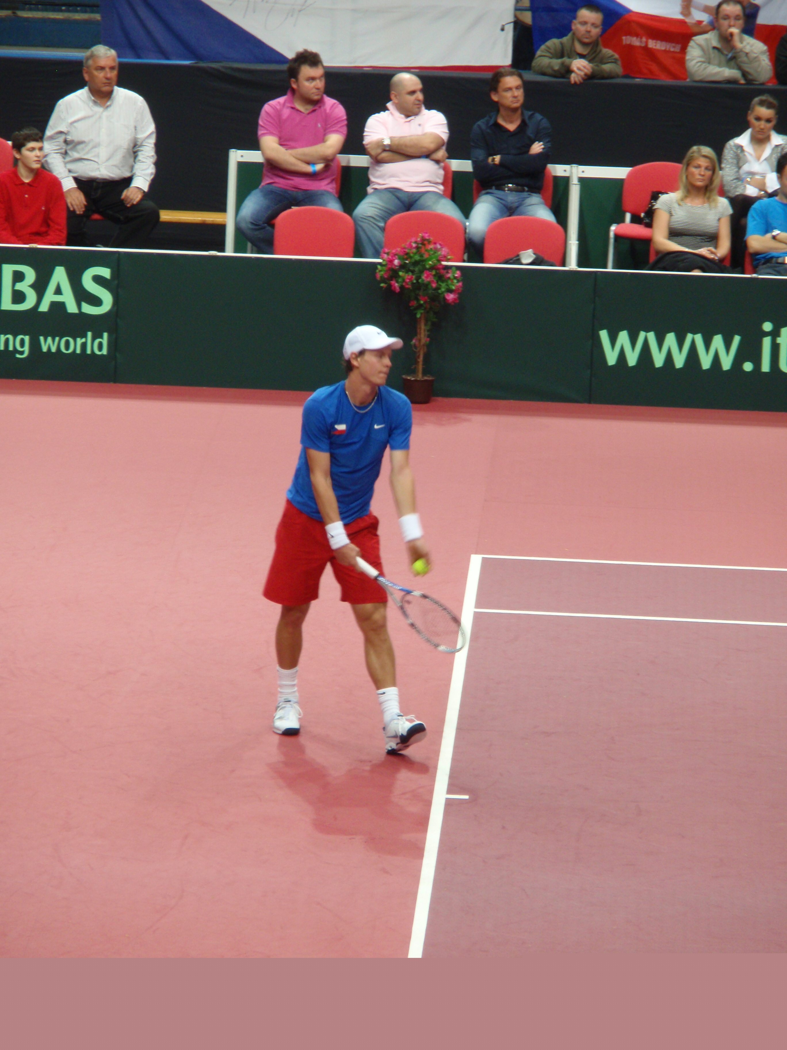 2009 - Berdych při servisu.JPG
