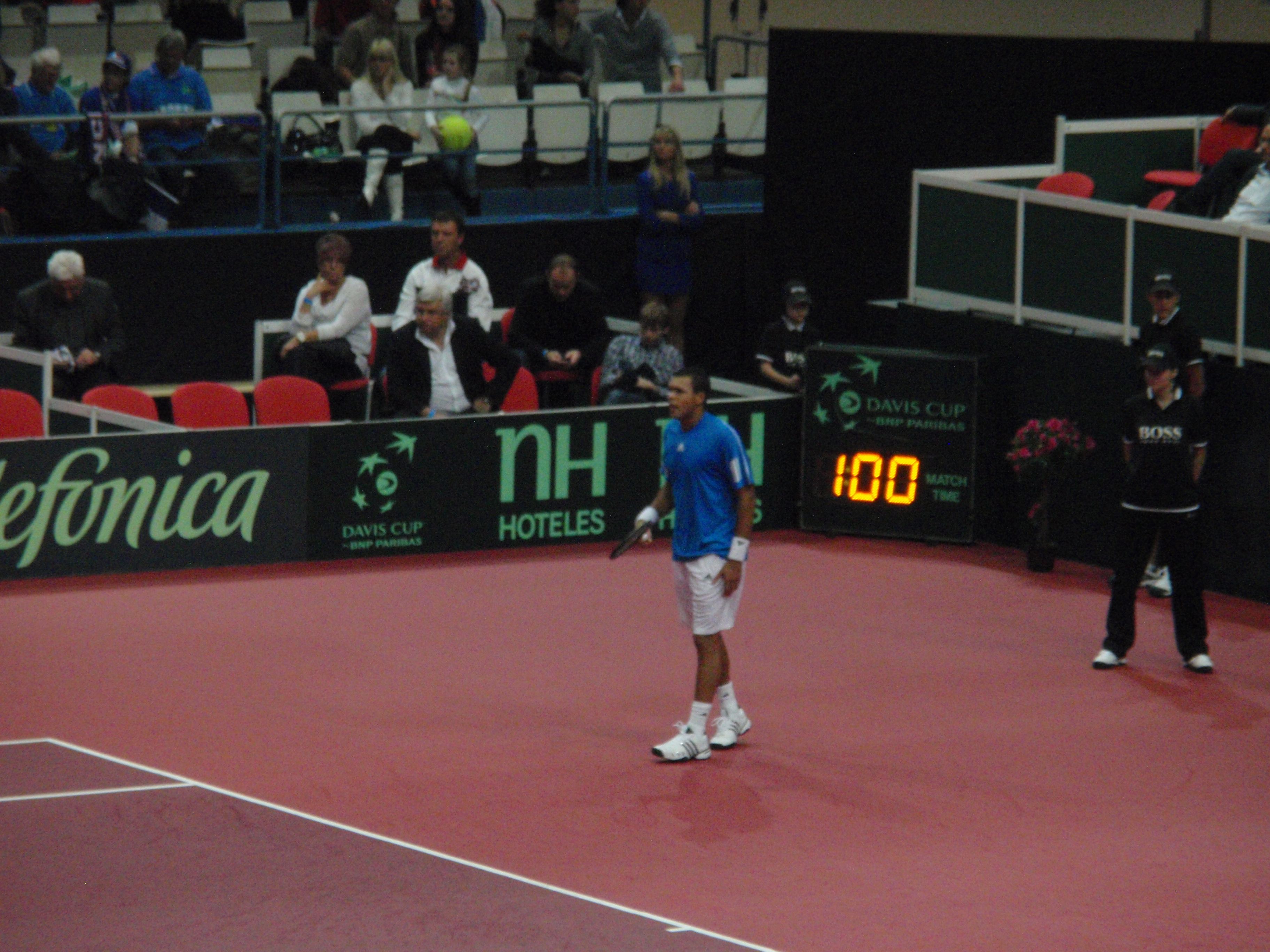 2009 - Jo Wilfried Tsonga byl nad síly Radka Štěpánka.JPG