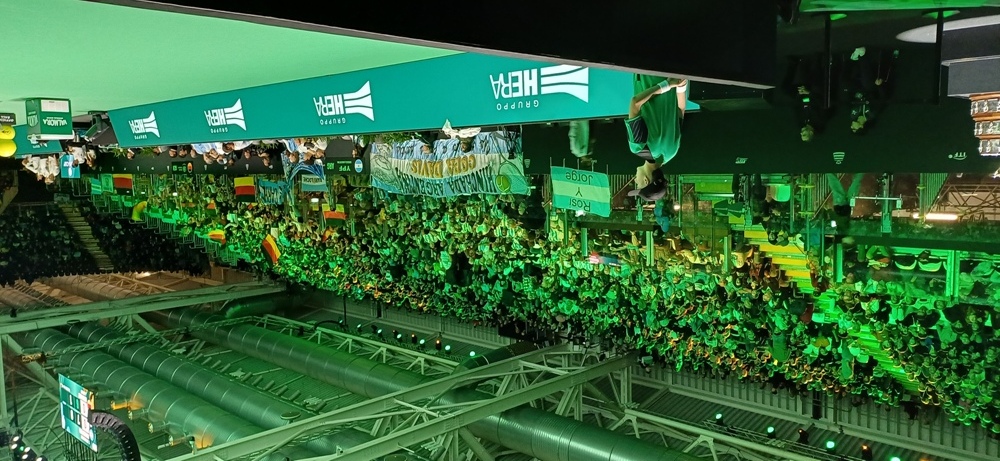 Bologna - divácká podpora družstev Argentiny a Německa