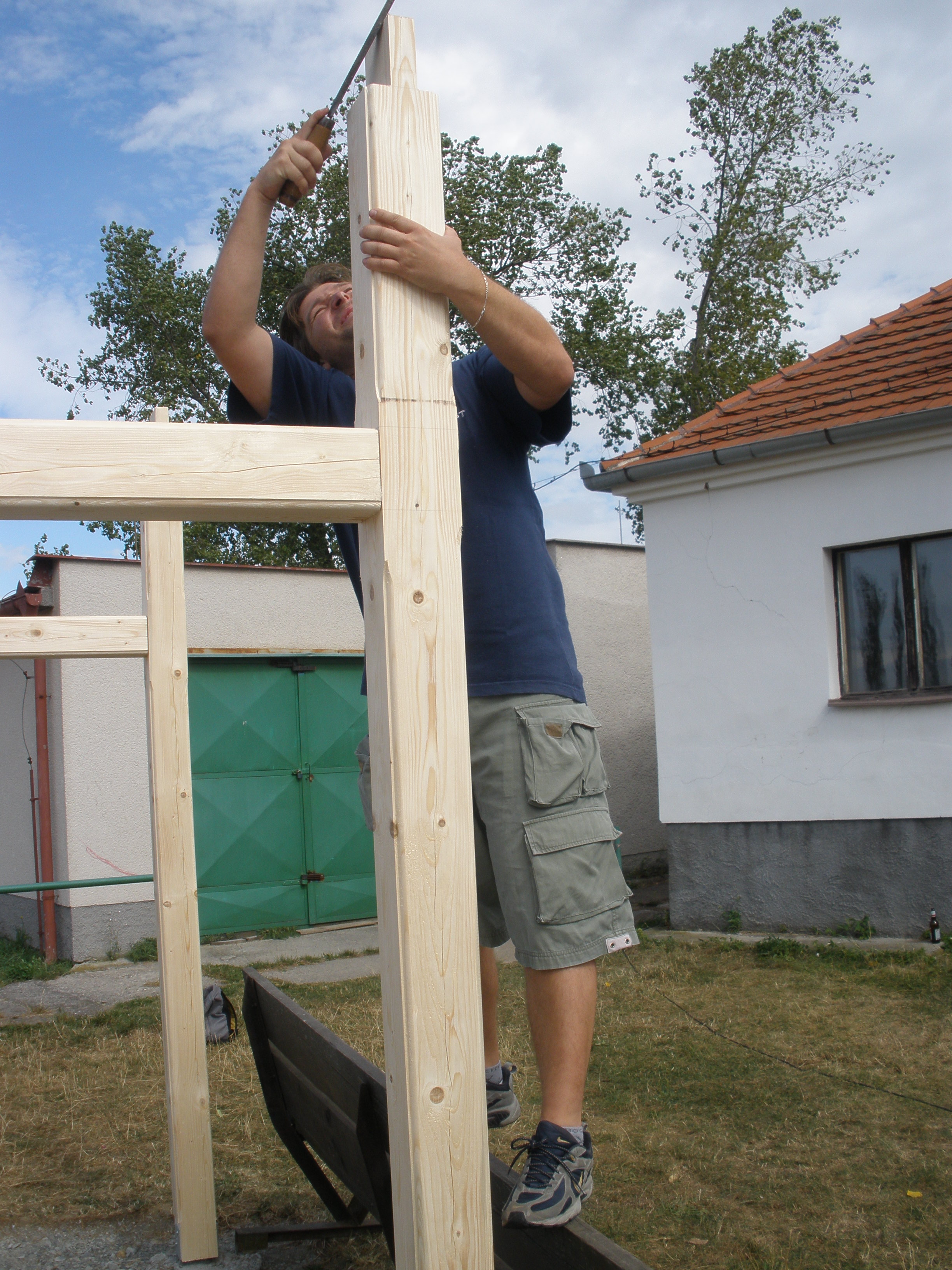 2009 - M.Zoubek při pečlivé práci.jpg