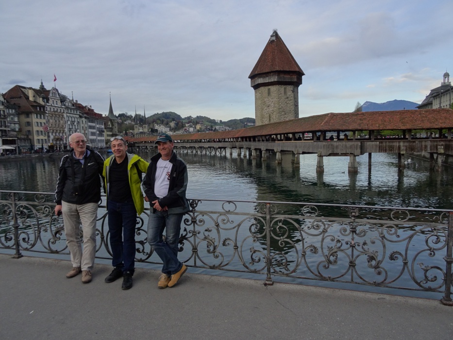 I.Regner, J.Vaněček a M.Švátora u nejstaršího dřevěného mostu v Evropě Kappelbrucke.