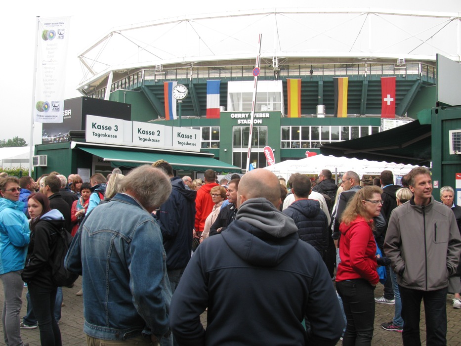 2016 - před stadionem Gerryho Webera